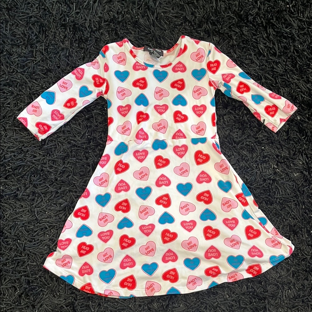 Girls 3/4 sleeve Heart Patterned Casual Dress, size S (7/8), gently worn